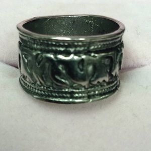 Ornate Indian silver ring S6
